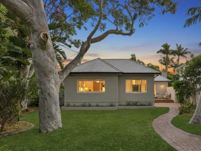 Leafy family retreat just steps from Clontarf Beach