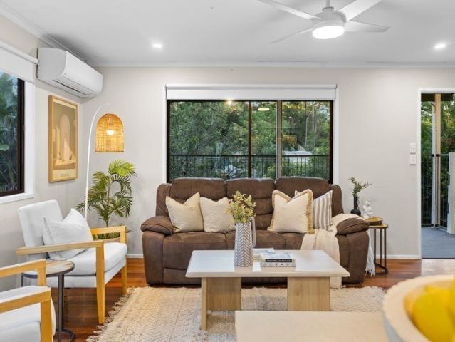 Leafy Highset Living with Pool, Patio & Family Friendly Space