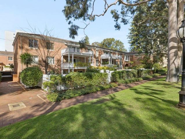 Leafy kings park views from your own balcony retreat