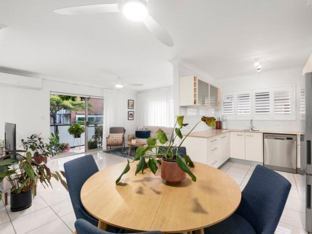 Move Straight In & Enjoy the Best of Clayfield