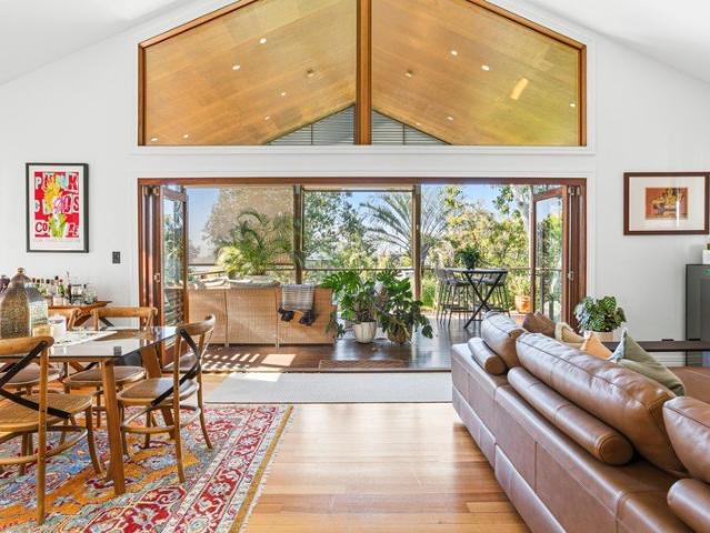 Leafy Living in a sort after Gordon Park Location