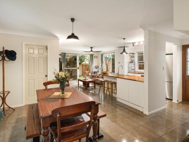 Leafy, Low Maintenance Living In Yeerongpilly