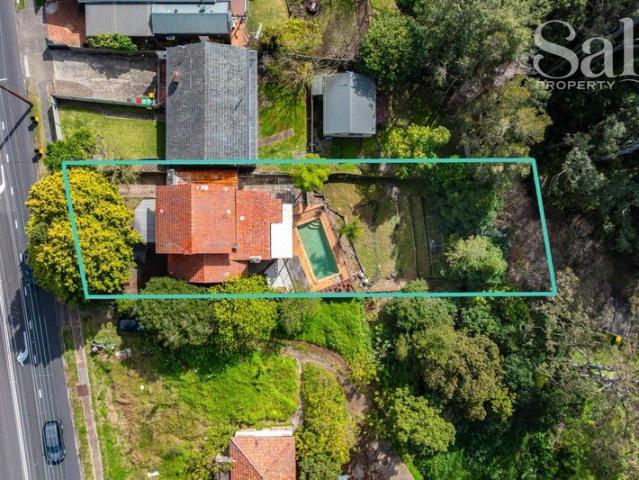 Leafy Outlook, Poolside Living & Potential