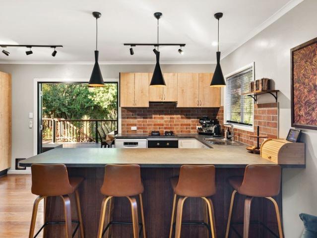 Leafy Outlooks, Exceptional Entertaining and Family Sized Spaces