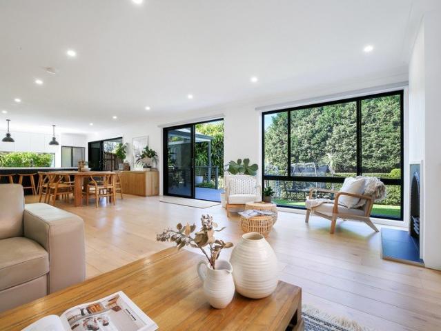 Leafy Privacy & Effortless Indoor Outdoor Living