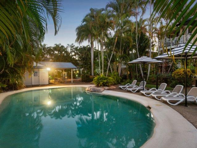 Leafy Privacy in the Heart of Noosaville