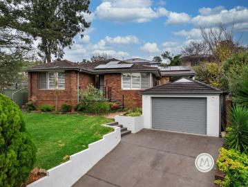 LEAFY & PRIVATE FAMILY HAVEN IN THE HIGHLY SOUGHT AFTER SUBURB OF LEONAY!