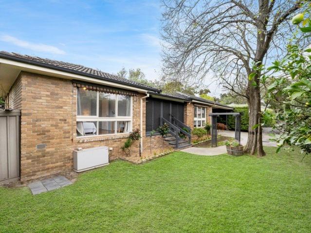 Leafy Single Level Garden Living