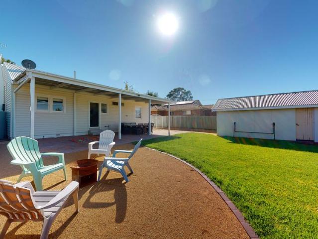 Leafy South Dubbo Fully Furnished Cottage