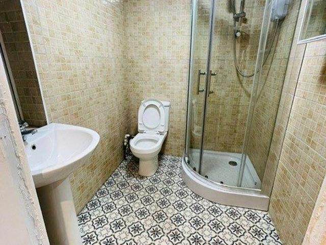 Leagrave Road LU4, 2 bed flat to rent, £1,200 pcm | PrimeLocation
