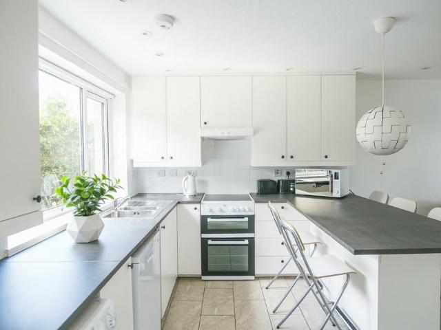 Leahurst Crescent 682556, Harborne B17 1 bed house to rent £695 pcm £160 pw