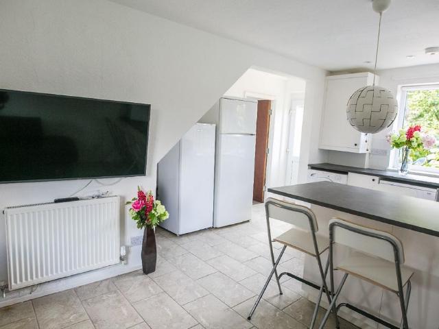 Leahurst Crescent, Metchley, B17 0NQ, United Kingdom | 1 bed townhouse for rent #116219866 | Rentberry