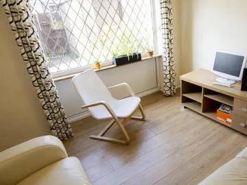 Leahurst Crescent, Metchley, B17 0NQ, United Kingdom | 4 bed house for rent #139268179 | Rentberry