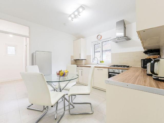 Leahurst Road, Lewisham, London SE13, 2 bed flat to rent, £1,800 pcm | PrimeLocation