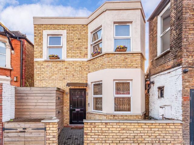 Lealand Road, London N15, London, 2 bed detached house to rent, £2,500 pcm | PrimeLocation