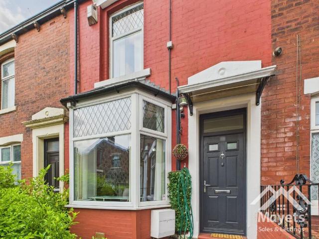 Leamington Road, Blackburn. Lancs. 3 bed terraced house to rent £950 pcm £219 pw