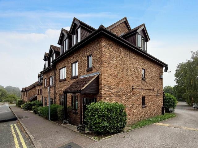 Leamon Court, Brandon, Suffolk 2 bed apartment to rent £1,250 pcm £288 pw