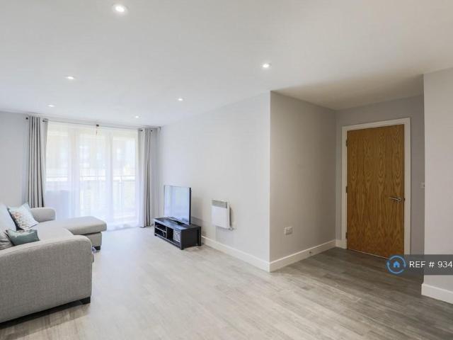 Leamore Court, London, E2 2 bed flat to rent £3,300 pcm £762 pw