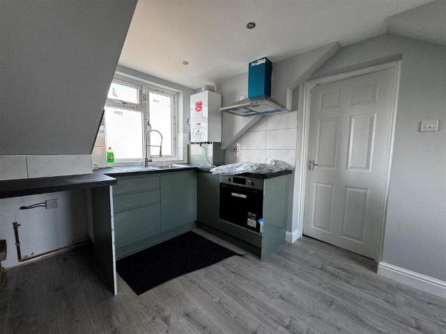 Leamore Wines, 63 Broadstone Avenue, Bloxwich, WS3 1ER, United Kingdom | 1 bed house for rent #137018897 | Rentberry