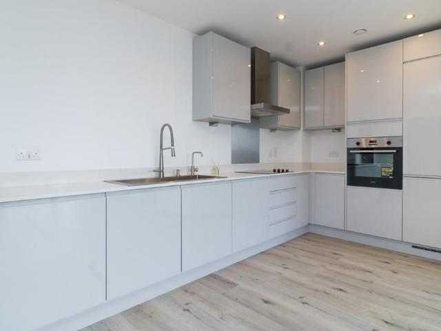 Leander Heights, Springfield Park 2 bed apartment to rent £1,550 pcm £358 pw