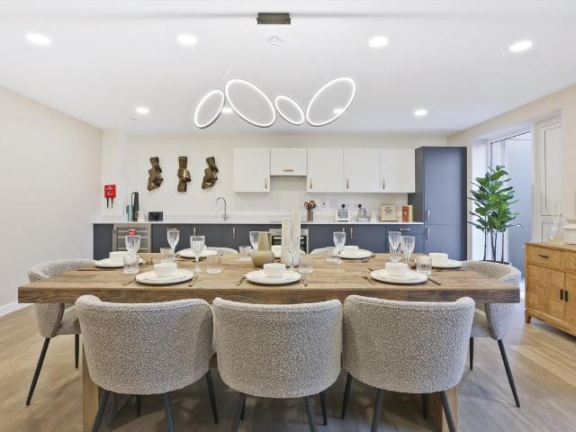 Leaping Birds Rise, Walton On Thames, Surrey KT12, 1 bed flat to rent, £1,858 pcm | PrimeLocation
