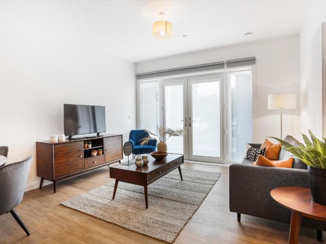 Leaping Birds Rise, Walton On Thames, Surrey KT12, 1 bed flat to rent, £1,888 pcm | PrimeLocation