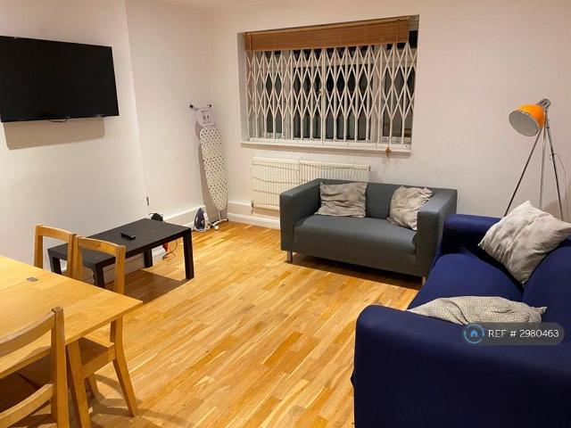 Lear House, London, SW4 4 bed flat to rent £3,950 pcm £912 pw
