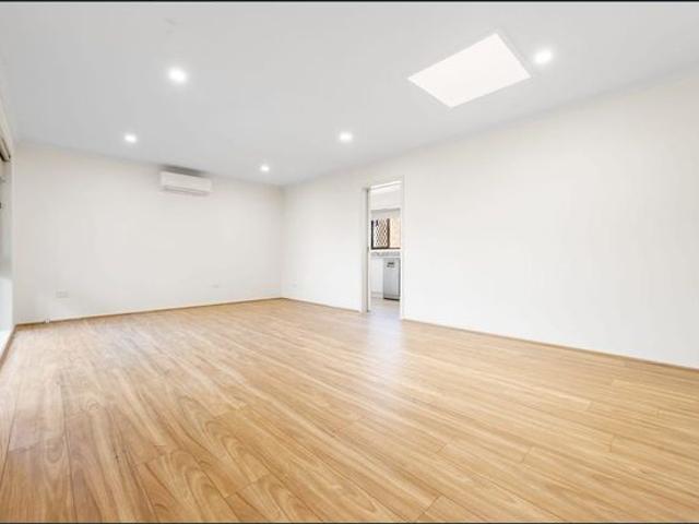 Lease this Perfect Home for Ultimate Convenience