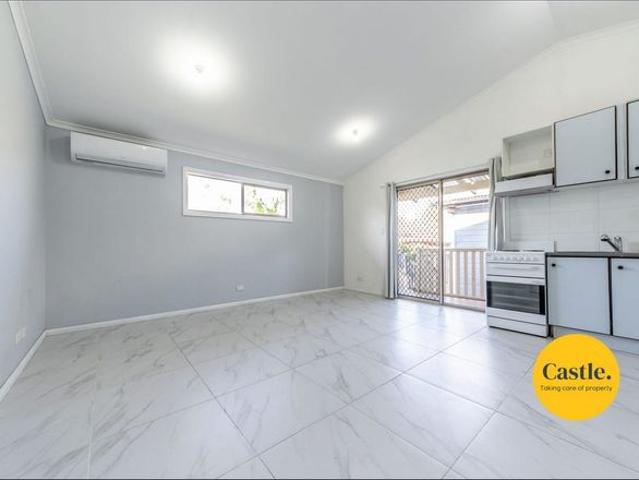 Lease this Tidy & Conveniently Located Home!