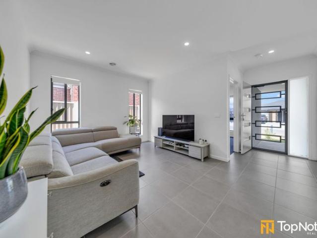 Lease Break| Family 4 Bedder Home| Save on electricity Bills!