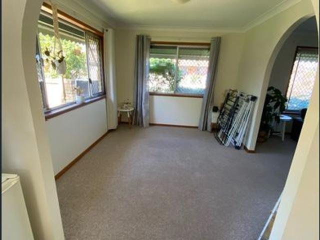 LEASE BREAK Spacious Central Home