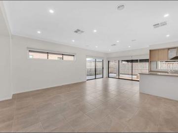 Lease in 1 Day Off Market /Spacious Family Living