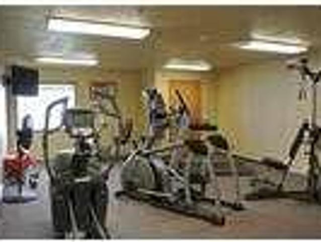 Lease Spacious 1+1. Approx 1,016 sf of Living Space!