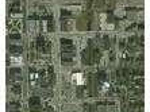 Lease Spacious 1+1. Approx 597 sf of Living Space!