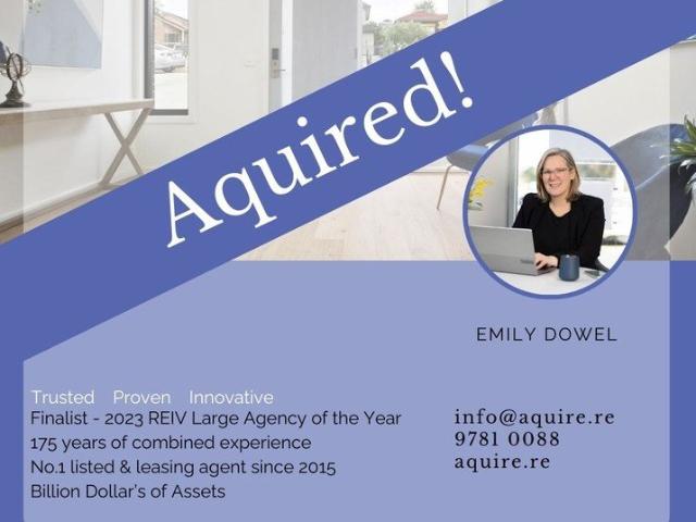 LEASED BY AQUIRE* Grand Views to Moondah Beach 5 Bdrm with flexibility to make 6 Bdrms ~ 3 Baths ~ 4 Living ~ Pool