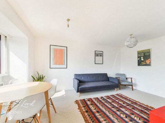 Leaside Road, LONDON 2 bed apartment to rent £2,000 pcm £462 pw