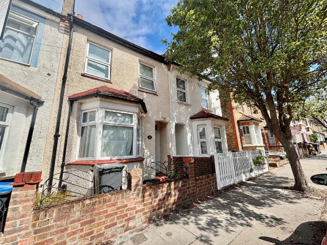 Lebanon Road, East Croydon, Surrey CR0, 3 bed terraced house to rent, £2,250 pcm | PrimeLocation