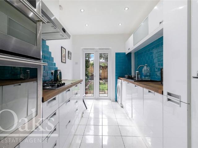 Lebanon Road, East Croydon 2 bed end of terrace house to rent £1,900 pcm £438 pw