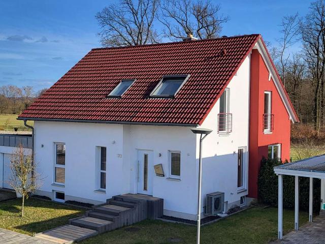 Leben am Waldrand: Zuhause mit 5 Zimmern und viel Platz in Limeshain