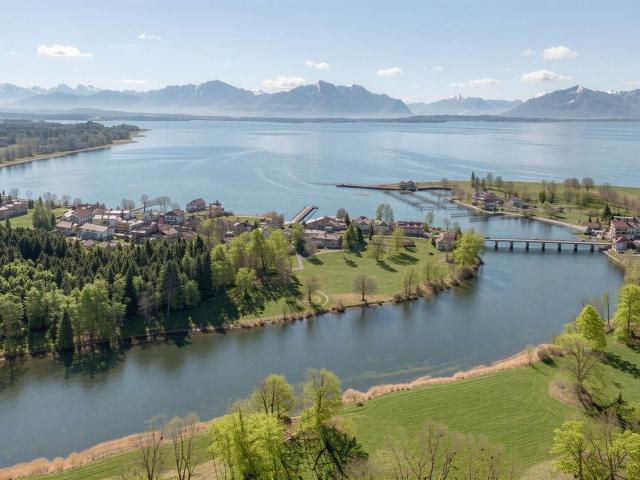 Leben am Chiemsee – Stilvolle Maisonettewohnung mit Panoramablick & Einliegerwohnung