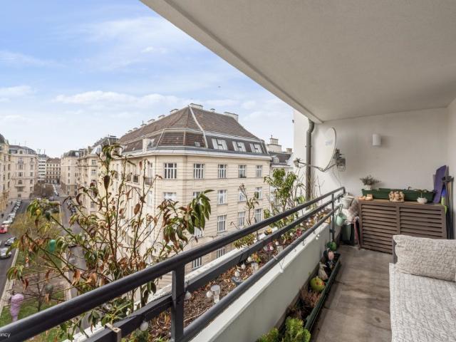 Leben am Esteplatz Hochwertige und helle 4 Zimmerwohnung mit Weitblick!