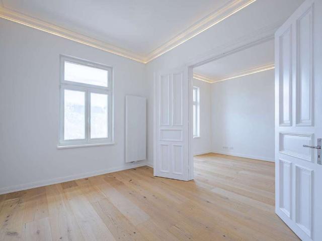Leben am Isebekkanal Erstbezug, 2 Balkone, offene Küche und viel Licht