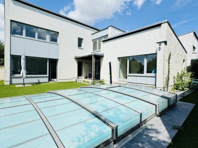 Leben im Grünen direkt am Golfplatz und in unmittelbarer Nähe zur Stadt
