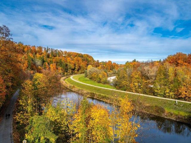Leben im Park und Ortskernnah! 4 Zimmer Wohnung mit schönem Ausblick