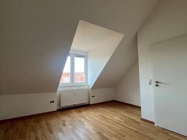 Leben in Laim: ausgebaute 3 Zimmer Dachgeschoss Wohnung