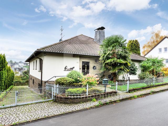 Leben mit Aussicht großzügiges Einfamilienhaus mit unverbaubarem Blick ins Bergische Land