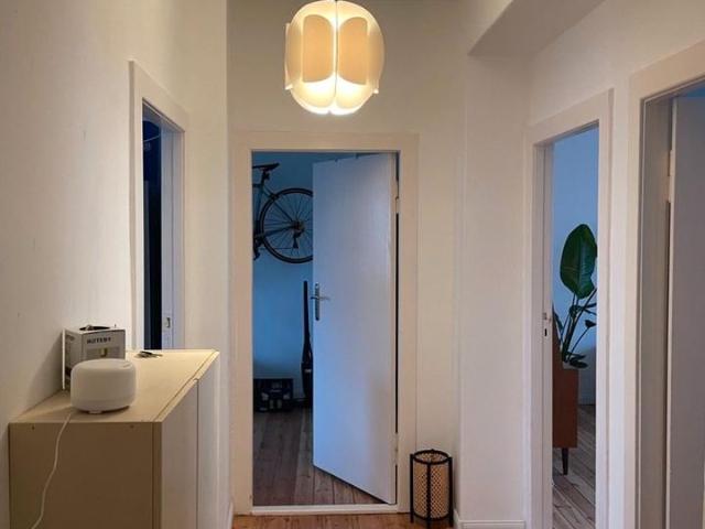 Lebendig wohnen in Schöneberg: 3 Zimmer Wohnung mit Balkon