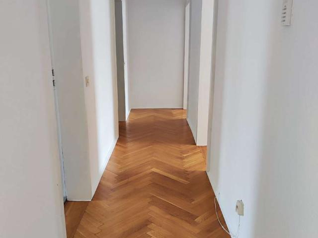 Lebendiger Wohnraum: 3,5 Zimmer Dachgeschosswohnung in Mülheim Mitte