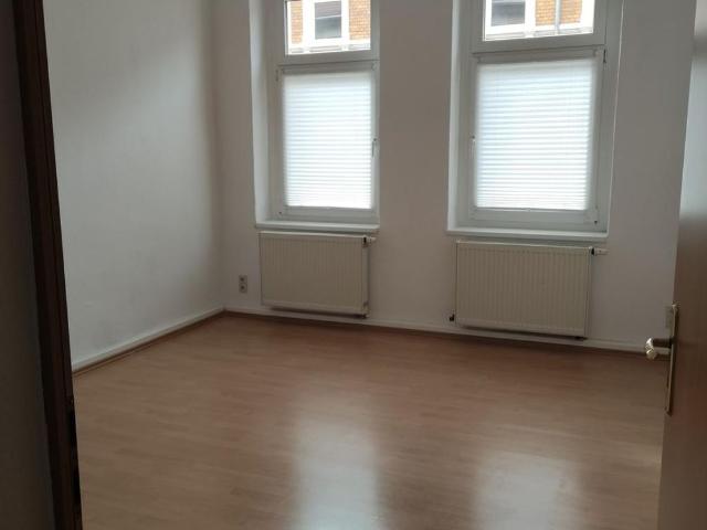 Lebendiges Stadtwohnen: 2 Raum Wohnung in Dessau Roßlau