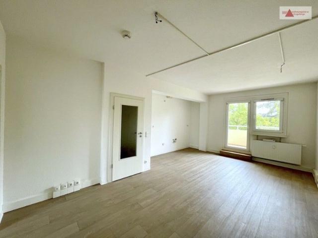 Lebensqualität in Klingenberg 2 Raum Wohnung mit Balkon